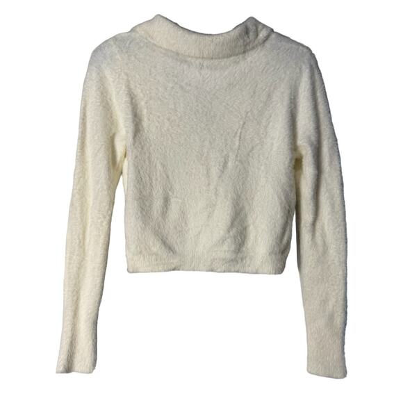 525 Eyelash Soft White Fuzzy Cropped Sweater Holiday Winter Knit Designer - Picture 12 of 16